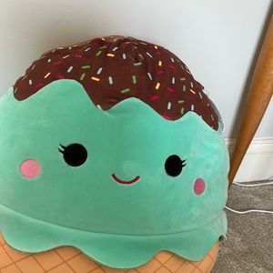 Season 16 squishmallow, never used, good condition, mint ice cream cone.